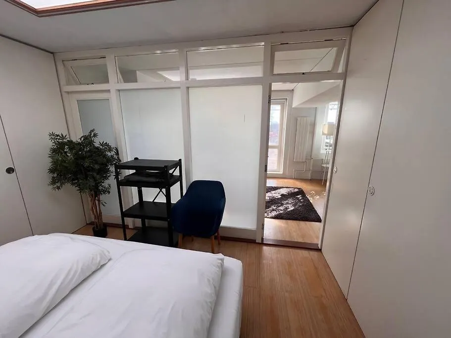 אמסטרדם Awesome Rooftop Penthouse Apartment With Large Terrace בית נופש